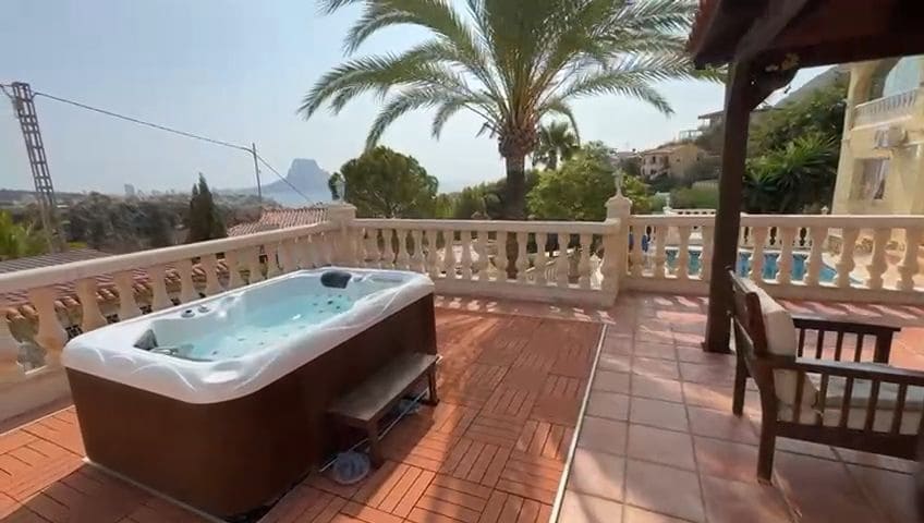 6 sypialnia Willa na sprzedaż w Calpe / Calp z basenem garażem - 890 000 € (Ref: 9907225)