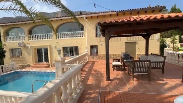 6 sypialnia Willa na sprzedaż w Pueblo, Calpe / Calp z basenem garażem - 890 000 € (Ref: 9907225)