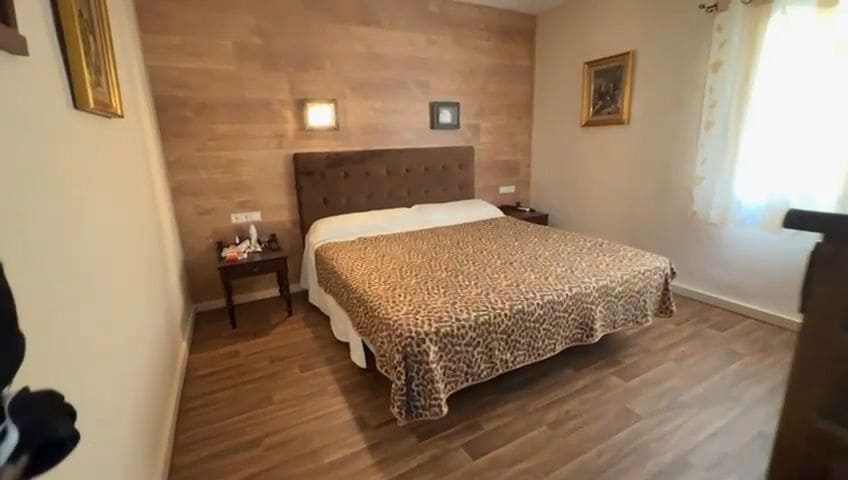 6 sypialnia Willa na sprzedaż w Calpe / Calp z basenem garażem - 890 000 € (Ref: 9907225)