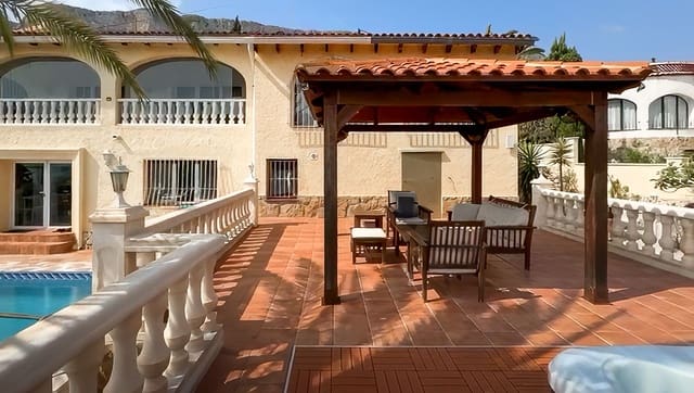 6 sypialnia Willa na sprzedaż w Pueblo, Calpe / Calp z basenem garażem - 890 000 € (Ref: 9907225)