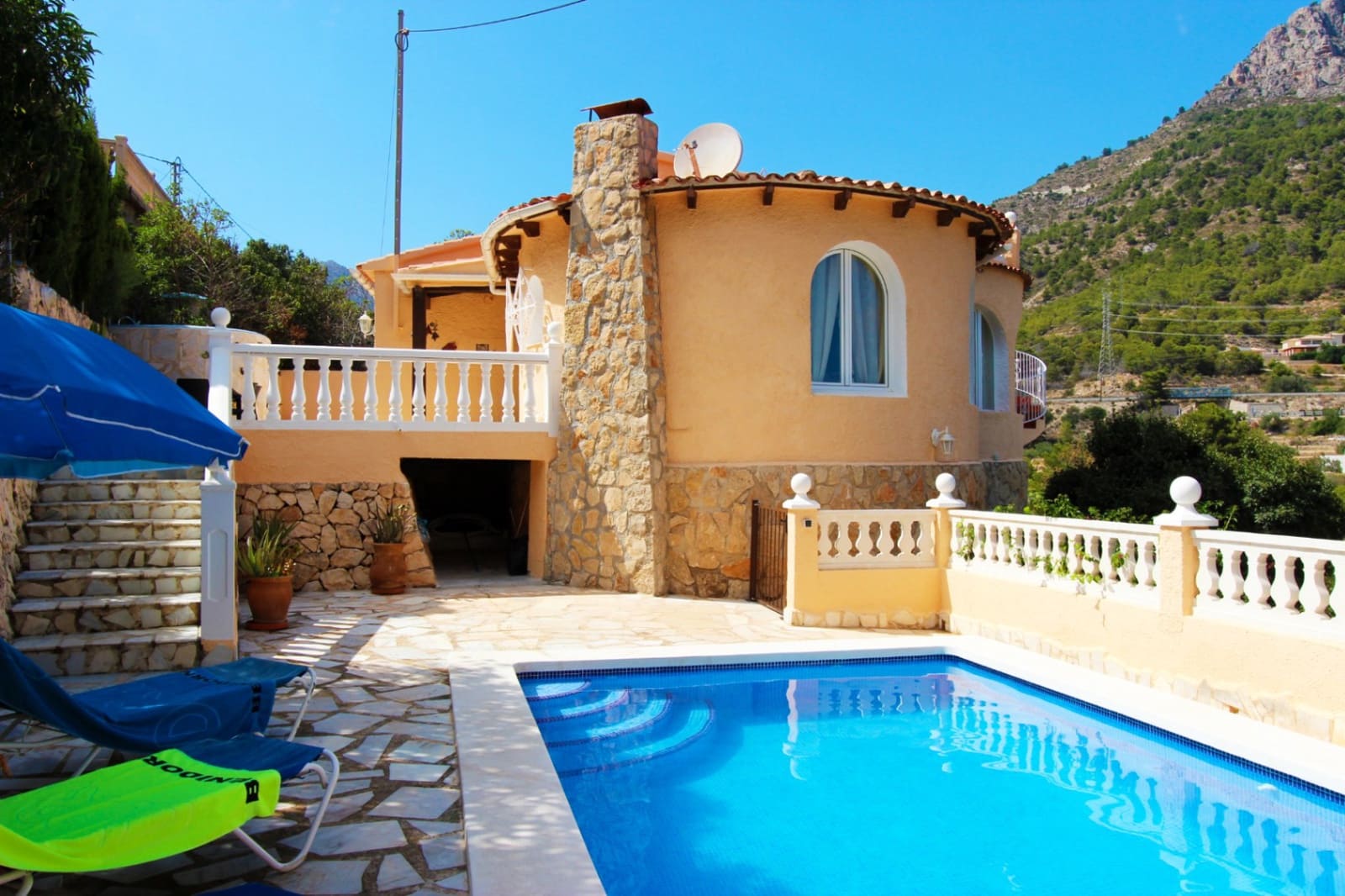 3 bedroom Villa for sale in Calpe / Calp with pool garage - € 460,000 (Ref: 9907226)