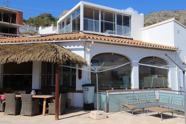4 makuuhuone Huvila myytävänä paikassa Calpe / Calp - 1 100 000 € (Ref: 9907230)