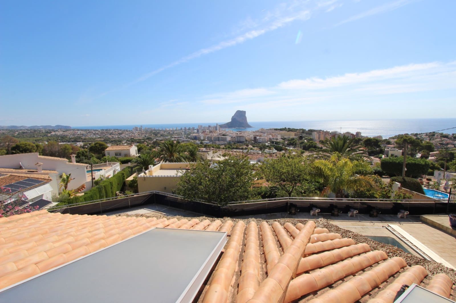 4 makuuhuone Huvila myytävänä paikassa Calpe / Calp - 1 100 000 € (Ref: 9907230)