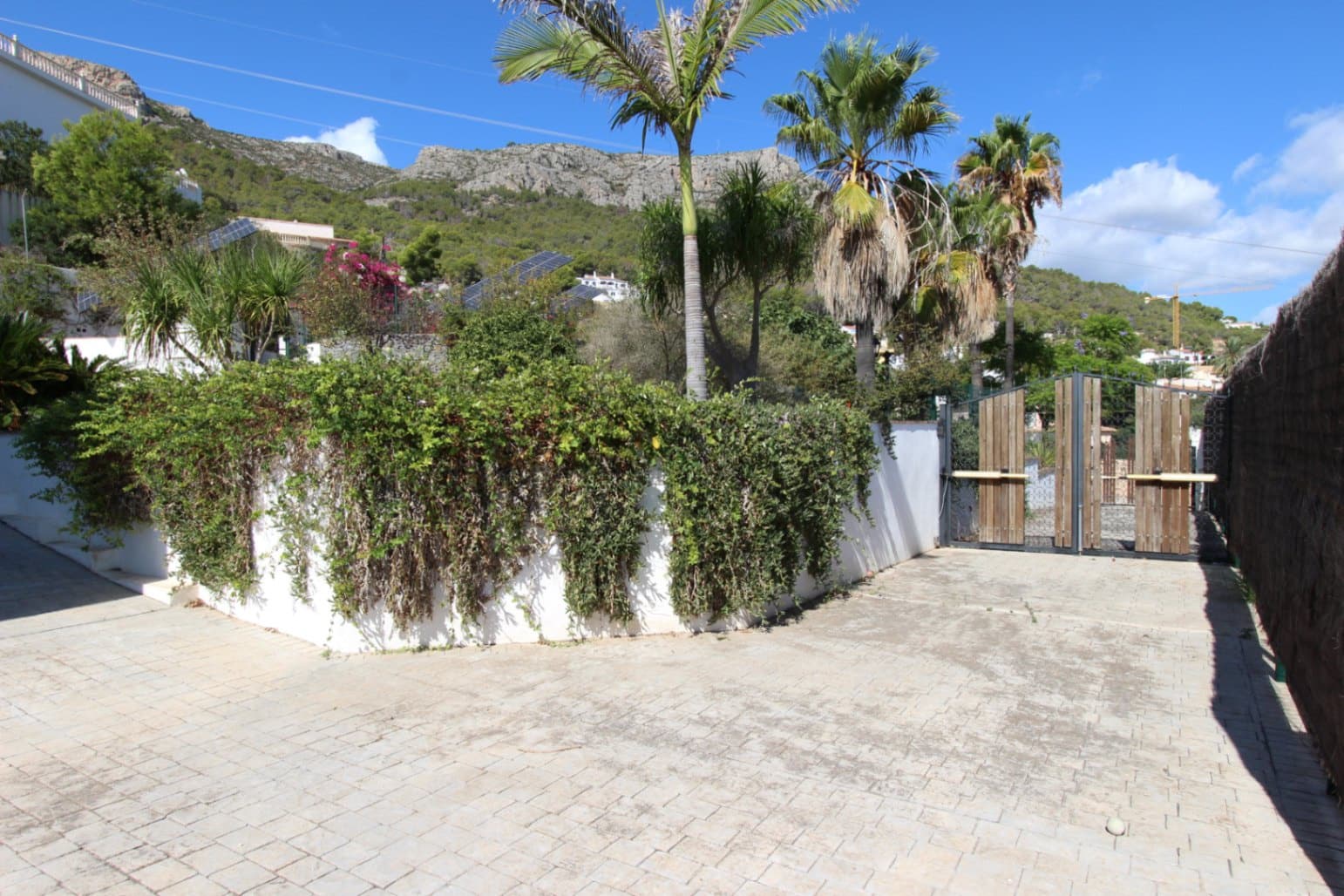 4 makuuhuone Huvila myytävänä paikassa Calpe / Calp - 1 100 000 € (Ref: 9907230)