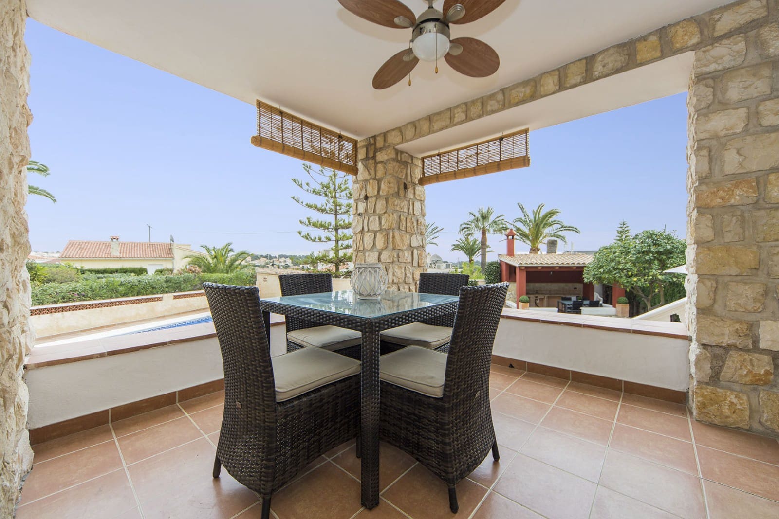 4 sypialnia Willa na sprzedaż w Calpe / Calp z basenem garażem - 520 000 € (Ref: 9907236)