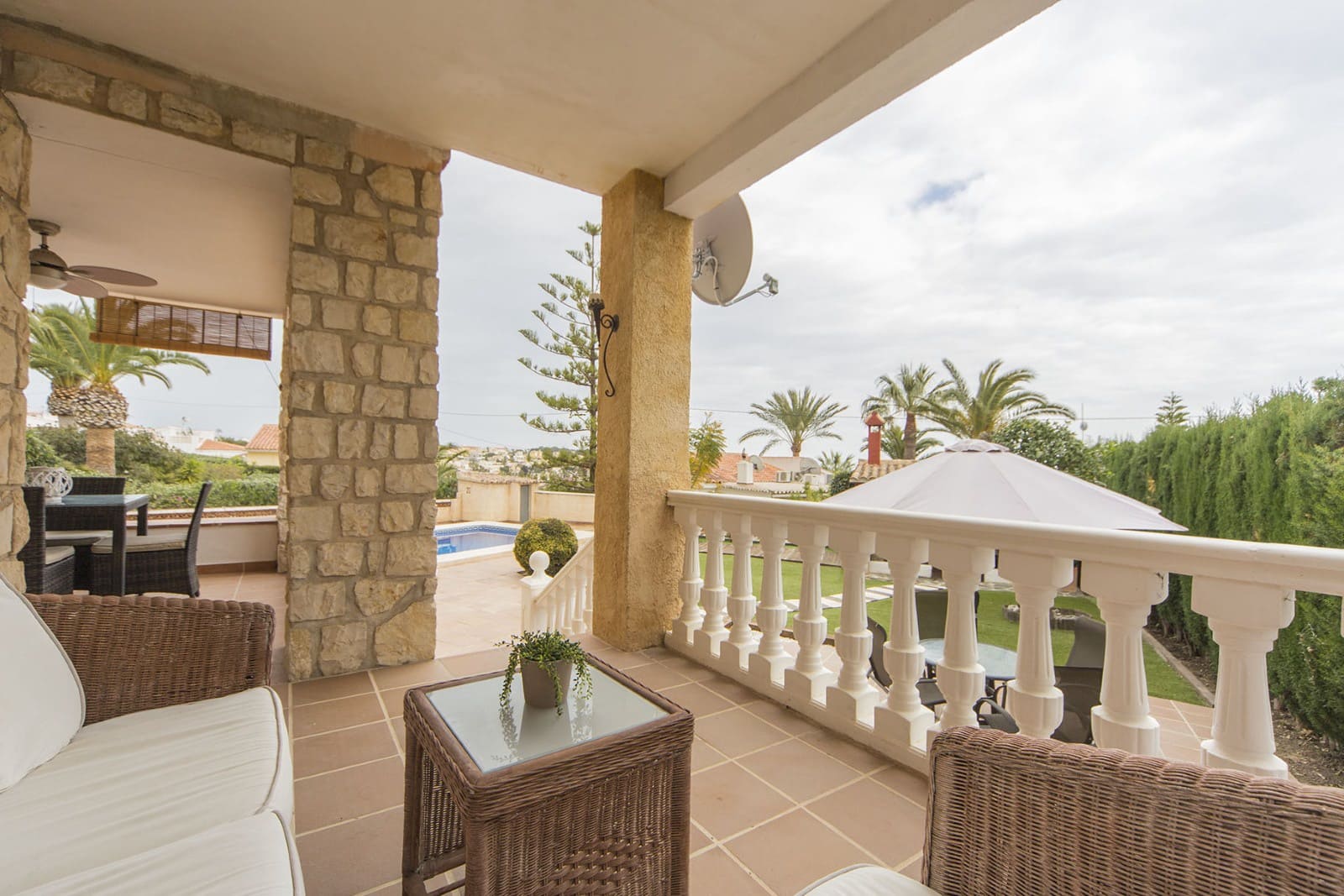 4 sypialnia Willa na sprzedaż w Calpe / Calp z basenem garażem - 520 000 € (Ref: 9907236)
