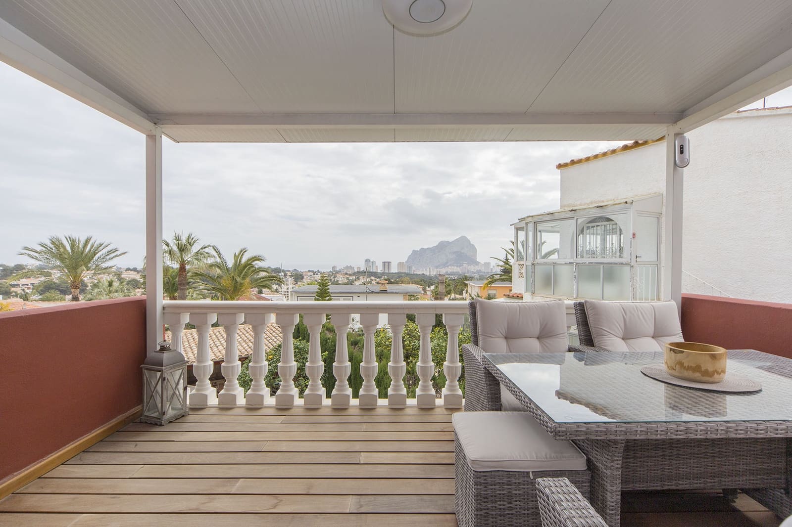 4 sypialnia Willa na sprzedaż w Calpe / Calp z basenem garażem - 520 000 € (Ref: 9907236)