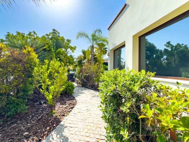 4 soveværelse Villa til salg i Albir, Alfaz del Pi / L'Alfàs del Pi med swimmingpool garage - € 925.000 (Ref: 9911877)