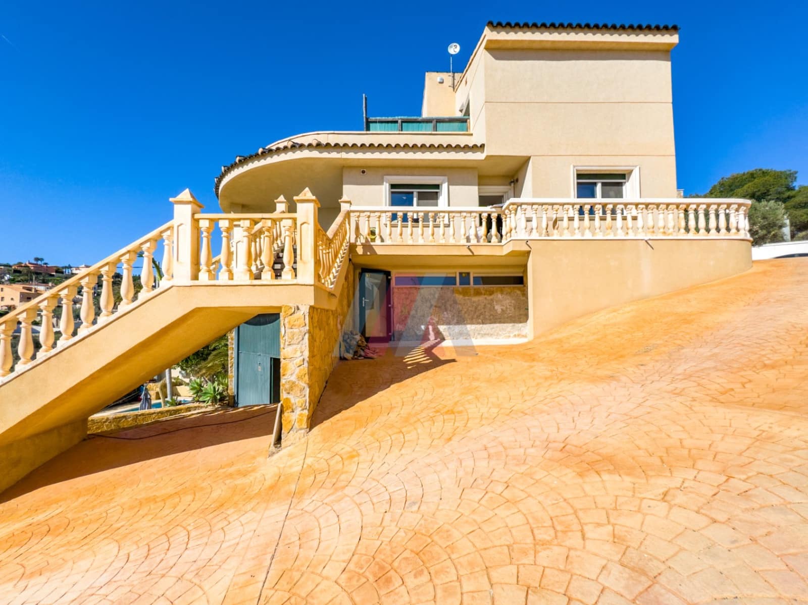 3 quarto Moradia para venda em El Campello com piscina garagem - 595 000 € (Ref: 9911880)