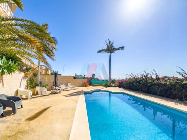 3 quarto Moradia para venda em El Campello com piscina garagem - 595 000 € (Ref: 9911880)
