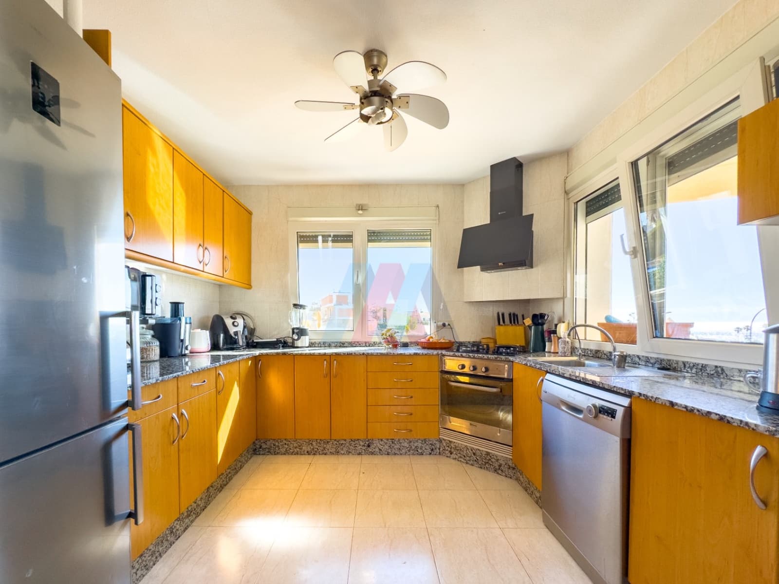 3 quarto Moradia para venda em El Campello com piscina garagem - 595 000 € (Ref: 9911880)