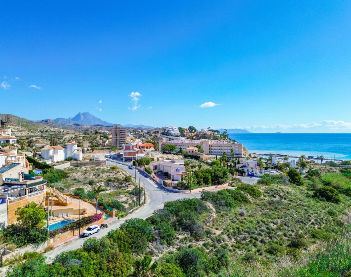 3 bedroom Villa for sale in El Campello with pool garage - € 595,000 (Ref: 9911880)