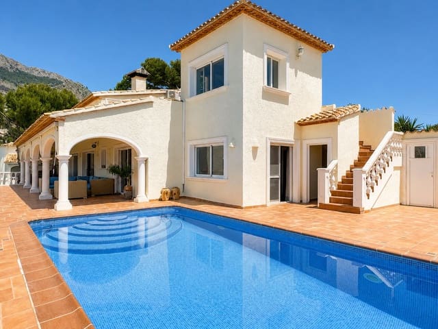 5 Zimmer Villa zu verkaufen in Altea mit Pool Garage - 949.000 € (Ref: 9911882)