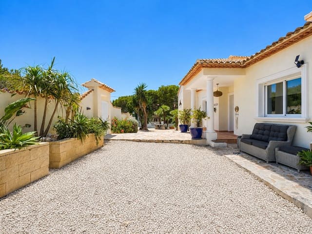 5 Zimmer Villa zu verkaufen in Altea mit Pool Garage - 949.000 € (Ref: 9911882)