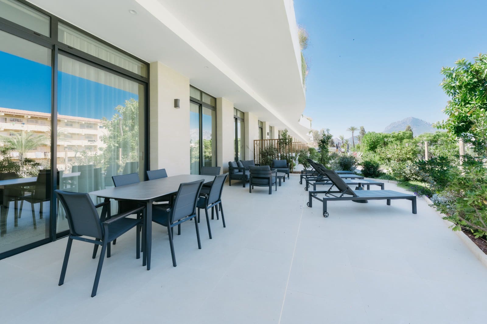 2 slaapkamer Appartement te koop in Albir met garage - € 580.000 (Ref: 9919030)