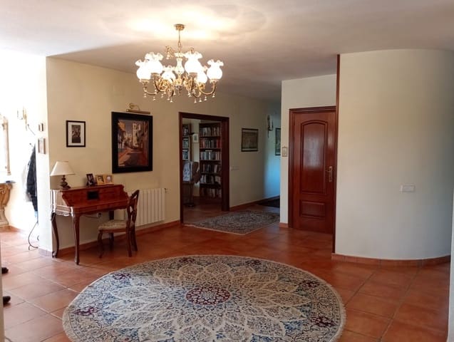 8 slaapkamer Villa te koop in Pueblo - Urbanizaciones, Alfaz del Pi / L'Alfàs del Pi met zwembad - € 1.750.000 (Ref: 9928396)