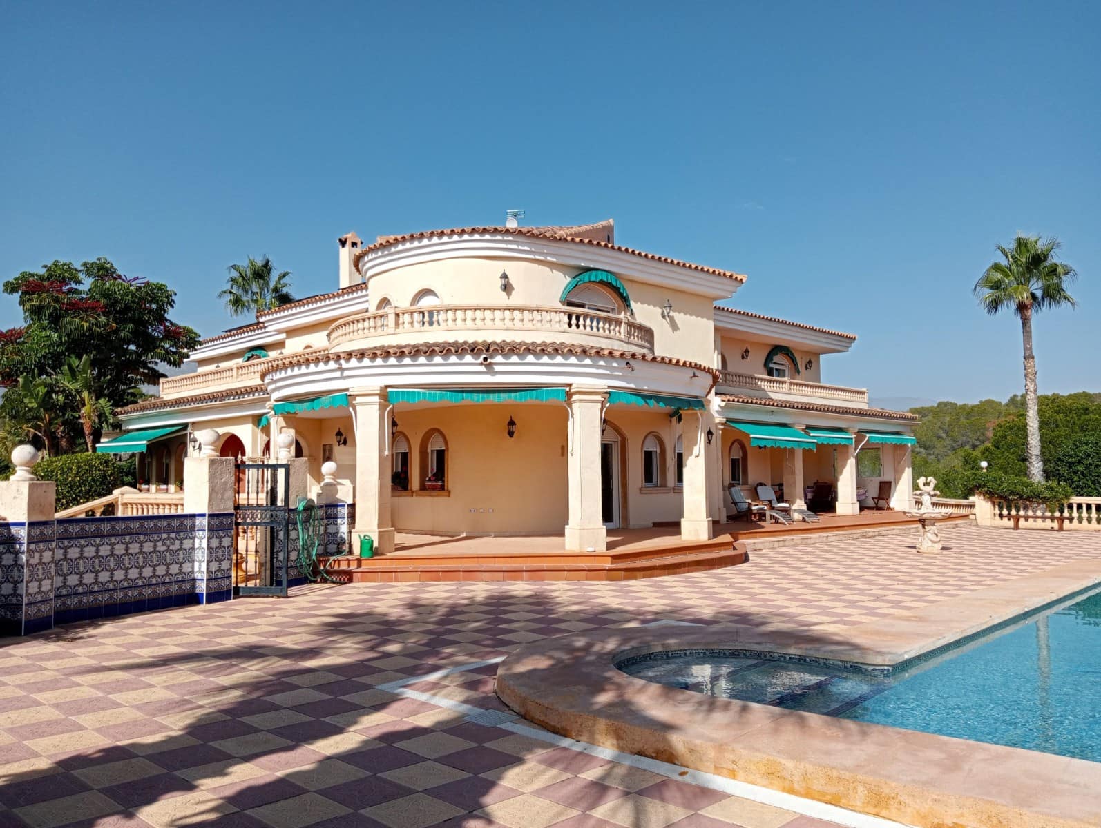 8 slaapkamer Villa te koop in Alfaz del Pi / L'Alfas del Pi met zwembad - € 1.750.000 (Ref: 9928396)