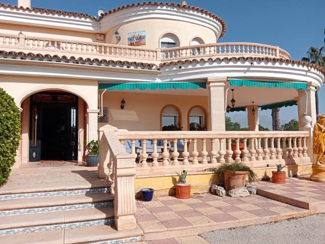 8 slaapkamer Villa te koop in Pueblo - Urbanizaciones, Alfaz del Pi / L'Alfàs del Pi met zwembad - € 1.750.000 (Ref: 9928396)