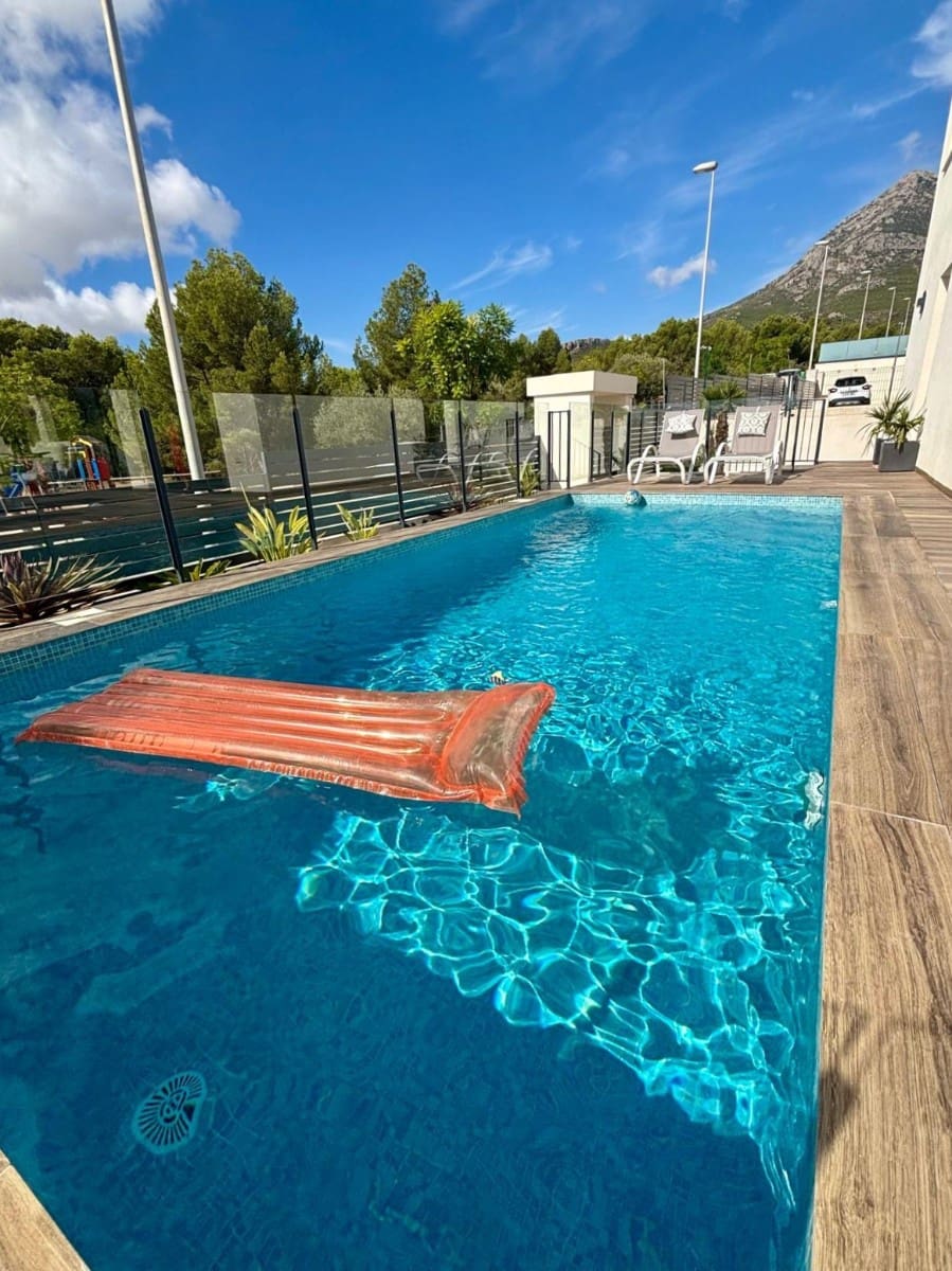 5 chambre Villa/Maison à vendre à Polop avec piscine - 680 000 € (Ref: 9928411)