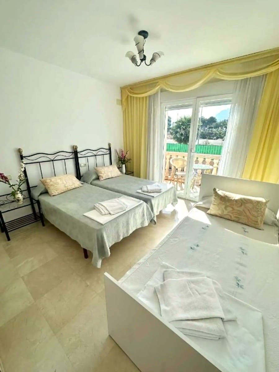 9 bedroom Villa for sale in Alfaz del Pi / L'Alfas del Pi with pool - € 1,199,000 (Ref: 9928419)