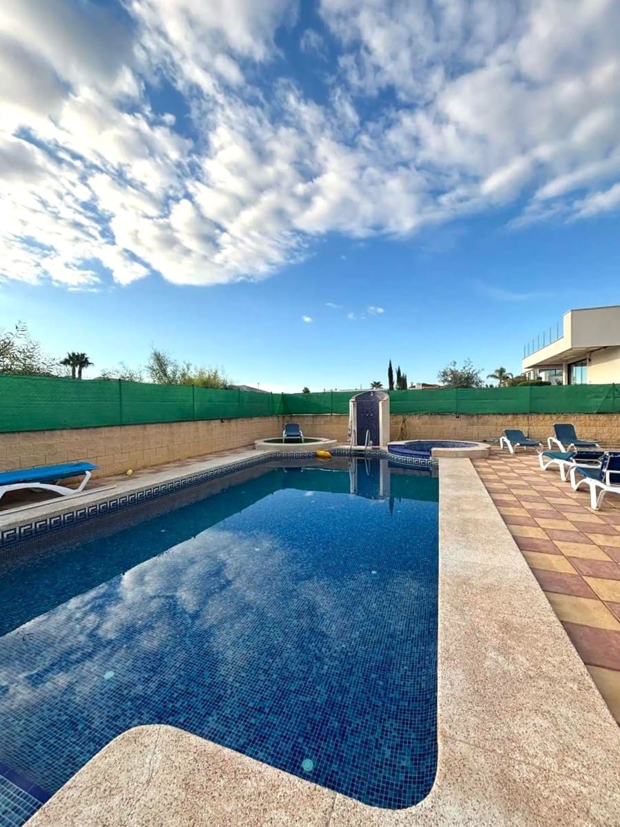 9 bedroom Villa for sale in Alfaz del Pi / L'Alfas del Pi with pool - € 1,199,000 (Ref: 9928419)
