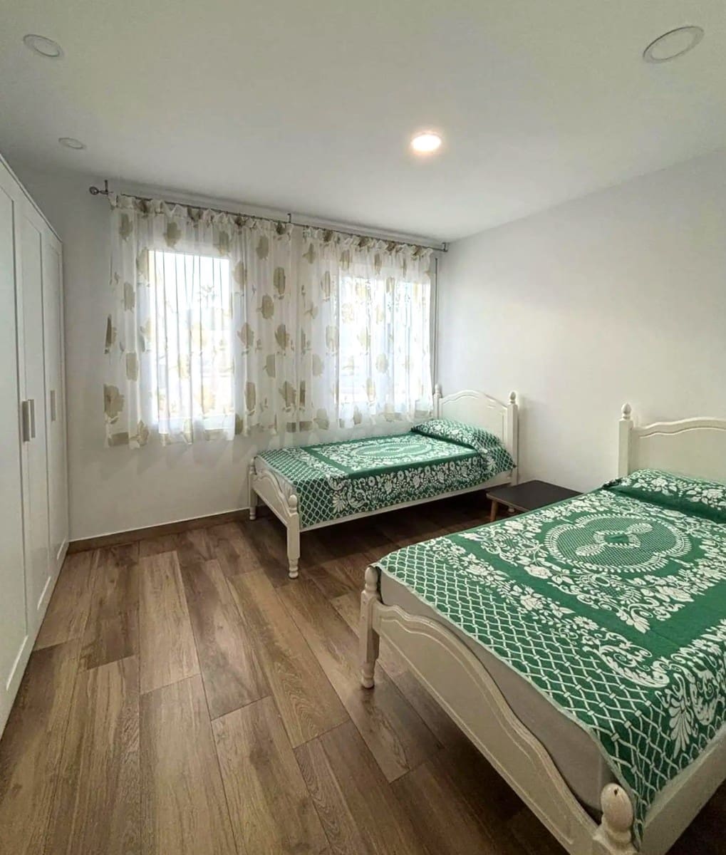 9 bedroom Villa for sale in Alfaz del Pi / L'Alfas del Pi with pool - € 1,199,000 (Ref: 9928419)