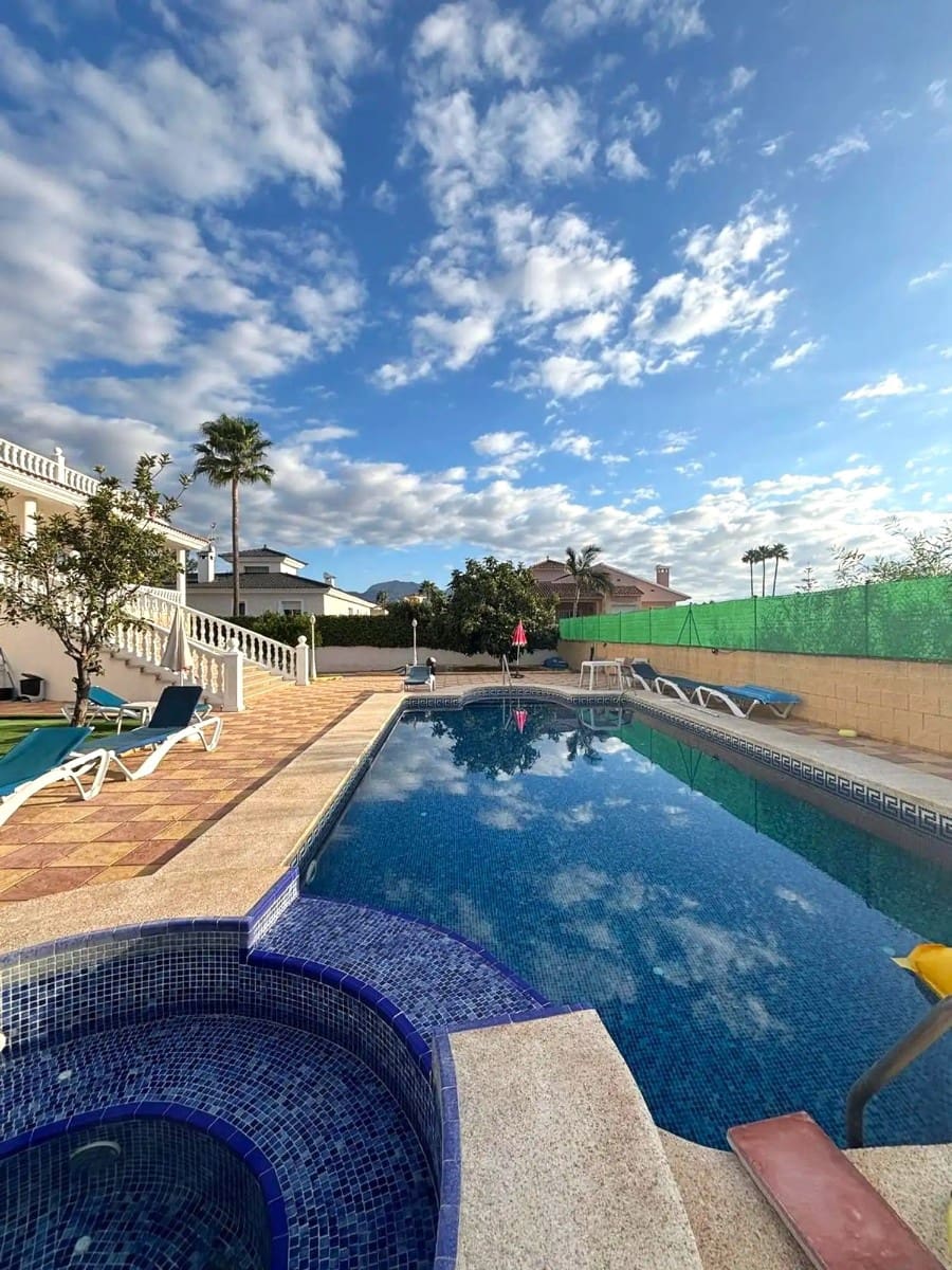 9 bedroom Villa for sale in Alfaz del Pi / L'Alfas del Pi with pool - € 1,199,000 (Ref: 9928419)