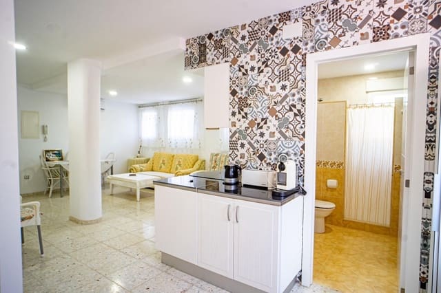9 soveværelse Villa til salg i Pueblo - Urbanizaciones, Alfaz del Pi / L'Alfàs del Pi med swimmingpool - € 1.199.000 (Ref: 9928419)