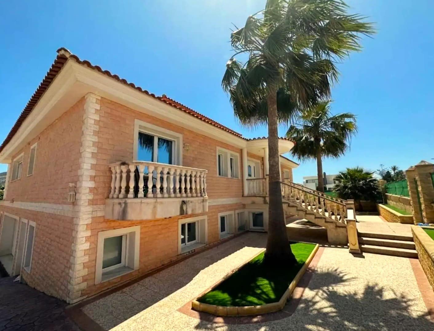 9 bedroom Villa for sale in Alfaz del Pi / L'Alfas del Pi with pool - € 1,199,000 (Ref: 9928419)