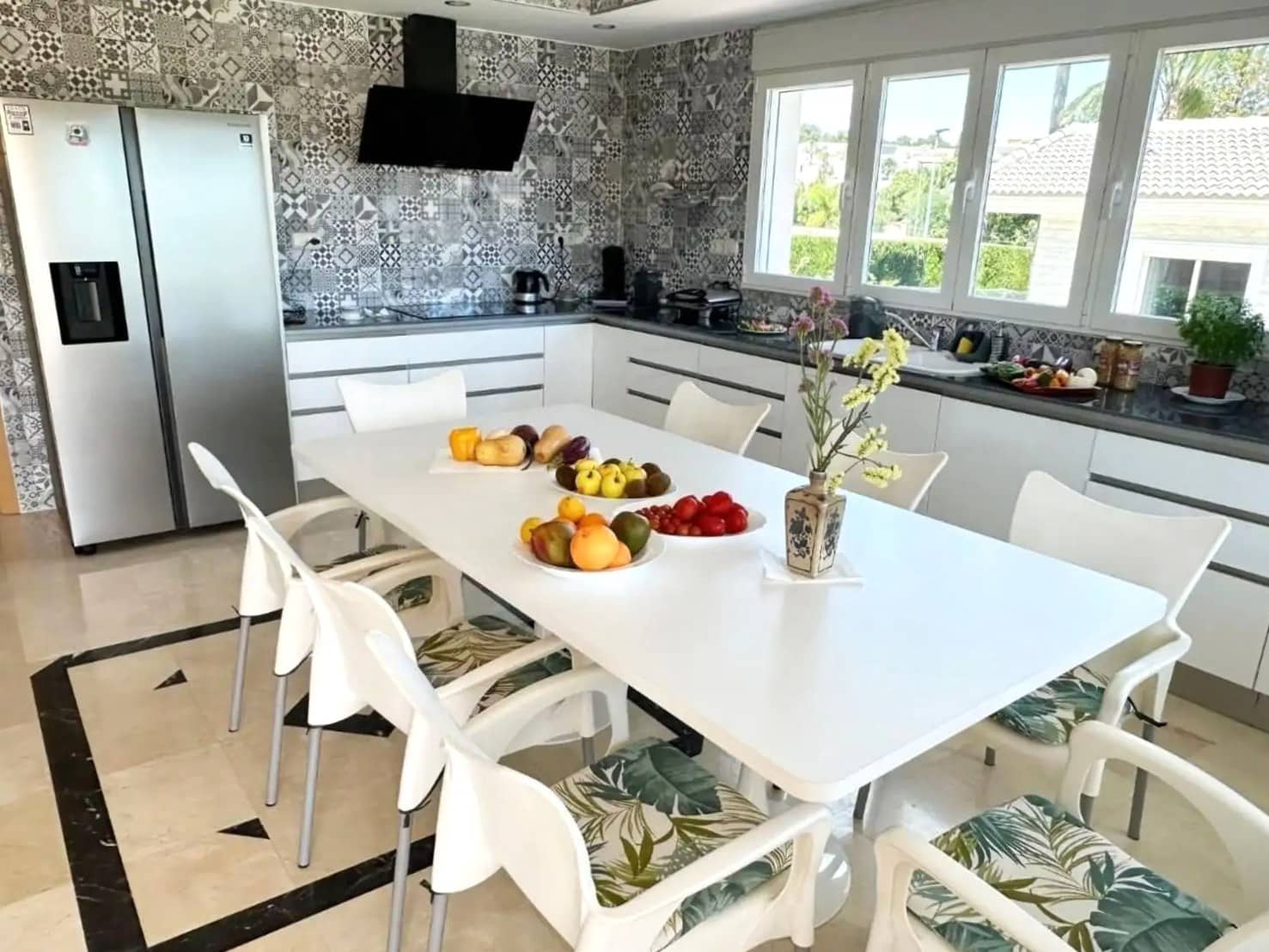 9 bedroom Villa for sale in Alfaz del Pi / L'Alfas del Pi with pool - € 1,199,000 (Ref: 9928419)