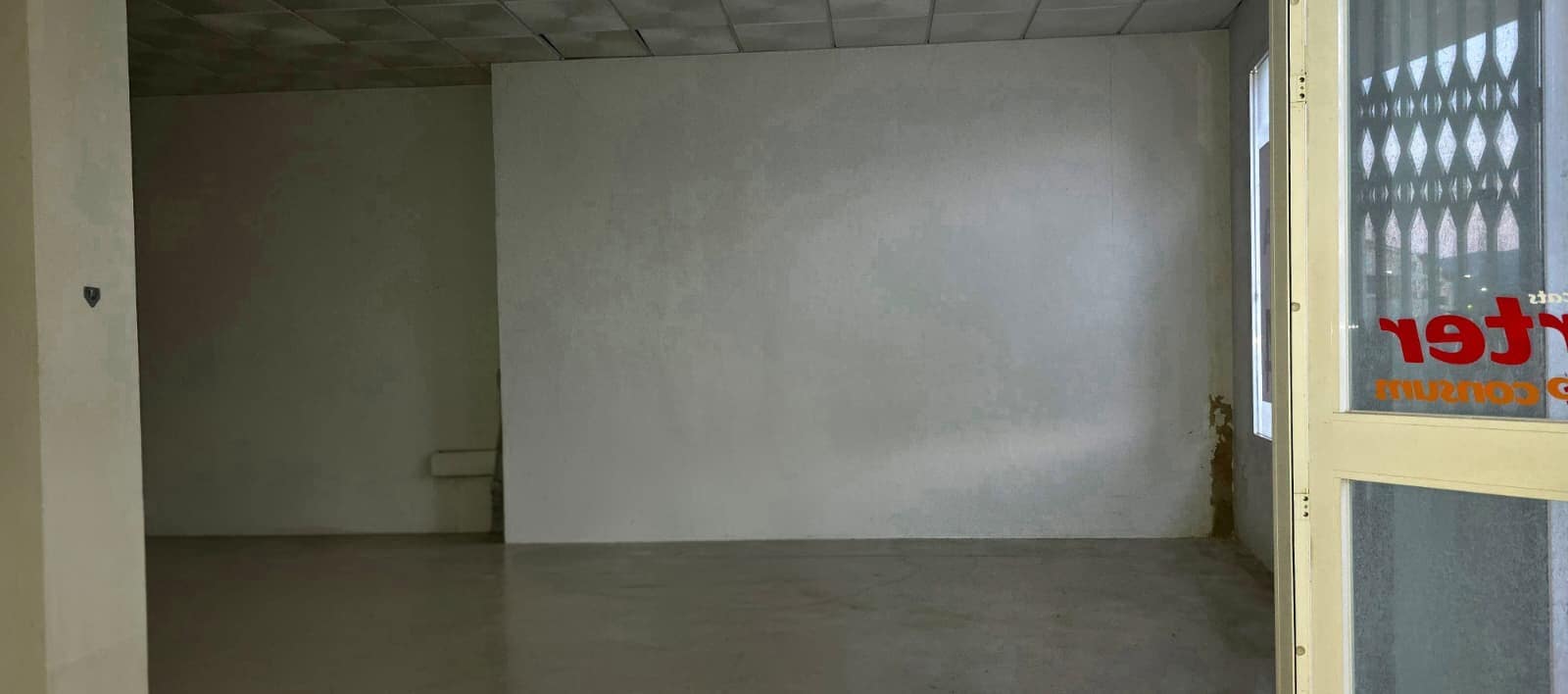 Comercial para venda em La Nucia - 138 000 € (Ref: 9928423)