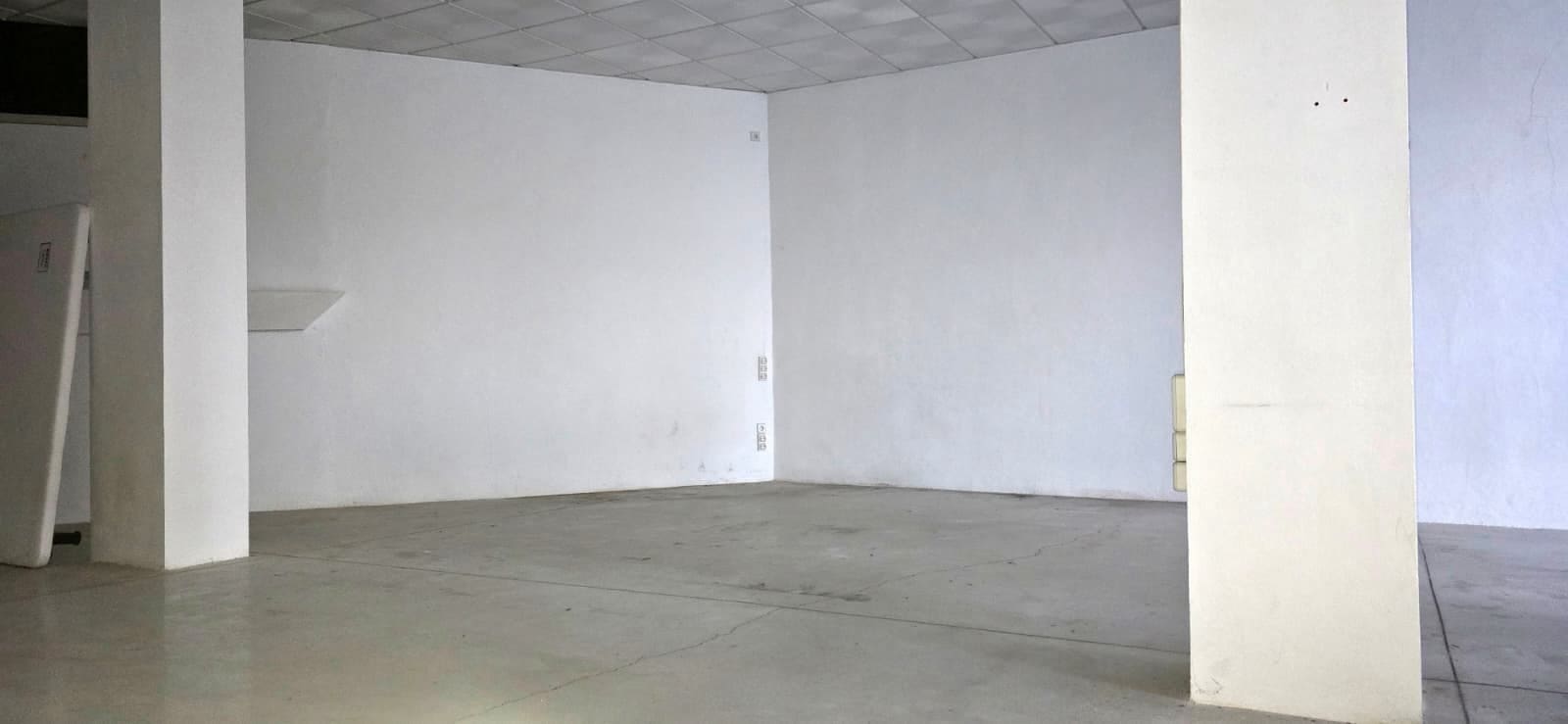 Comercial para venda em La Nucia - 138 000 € (Ref: 9928423)