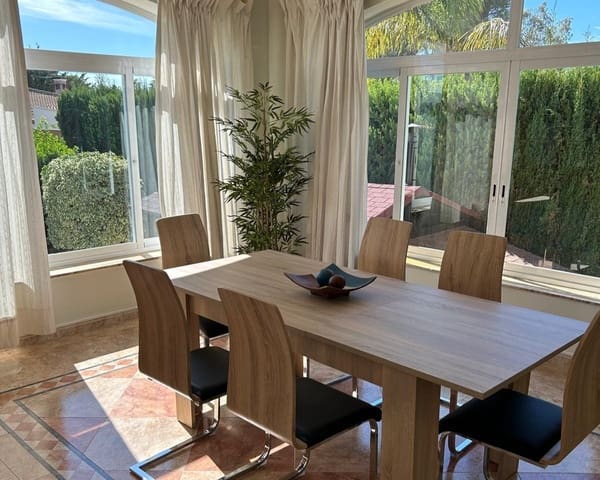 Chalet de 5 habitaciones en Levante, Benidorm en venta con piscina - 895.000 € (Ref: 9928426)