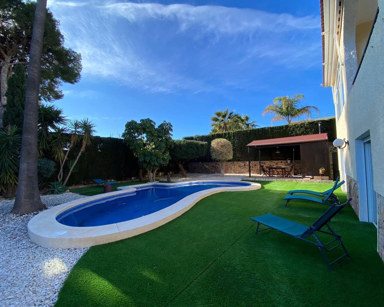 5 bedroom Villa for sale in Benidorm with pool - € 895,000 (Ref: 9928426)