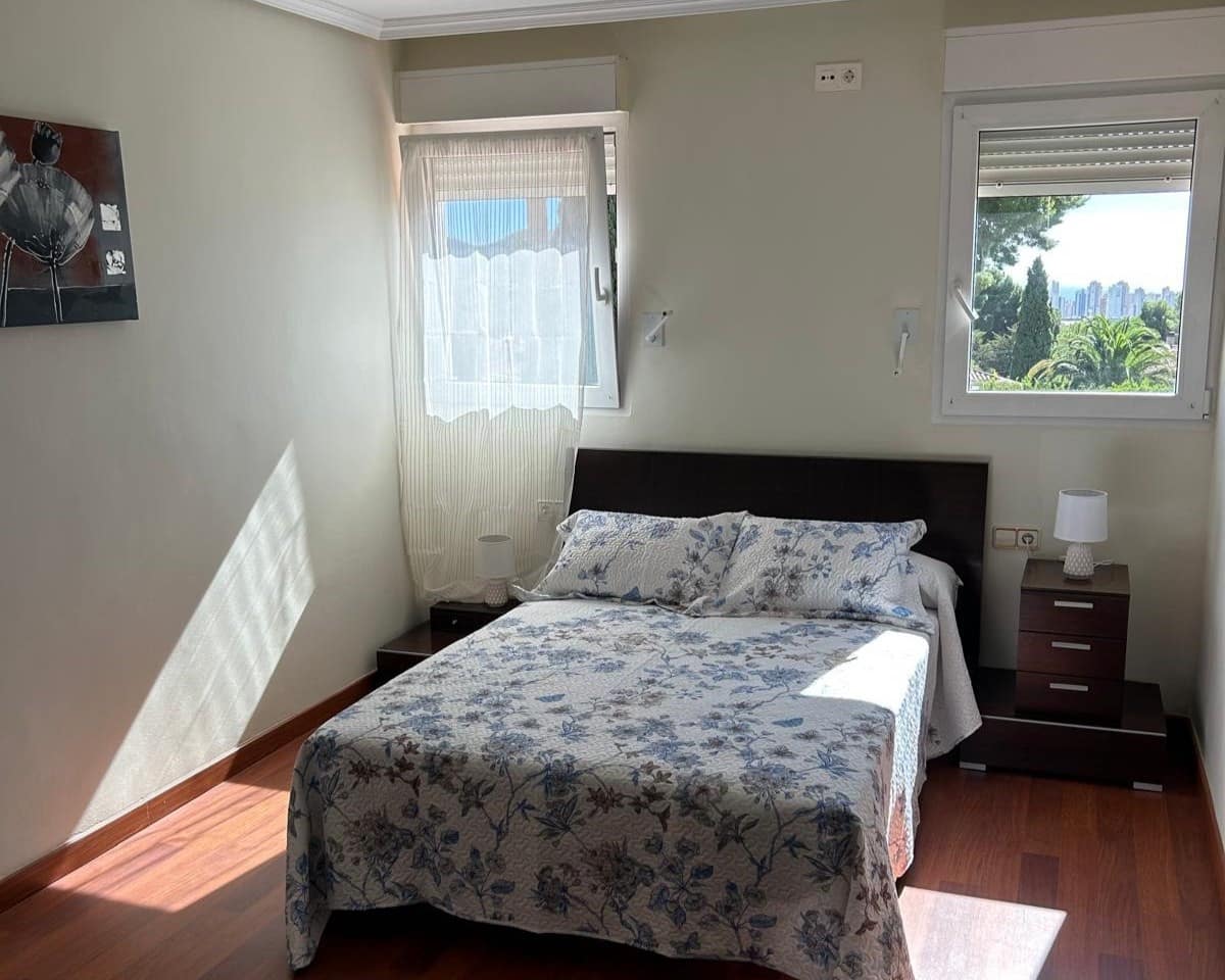 5 bedroom Villa for sale in Benidorm with pool - € 895,000 (Ref: 9928426)