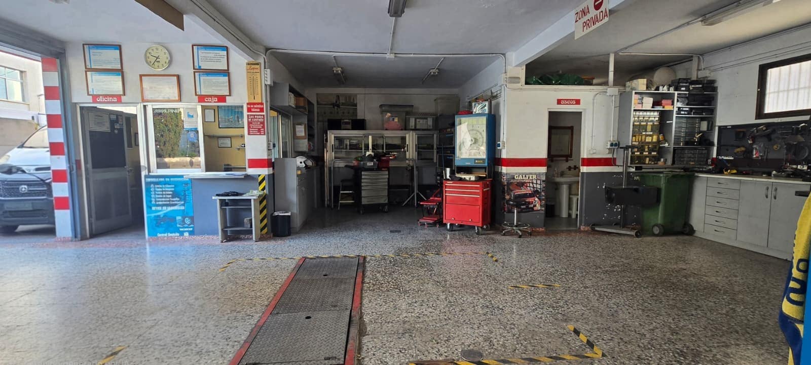 Local Comercial en Benidorm en venta - 230.000 € (Ref: 9928430)