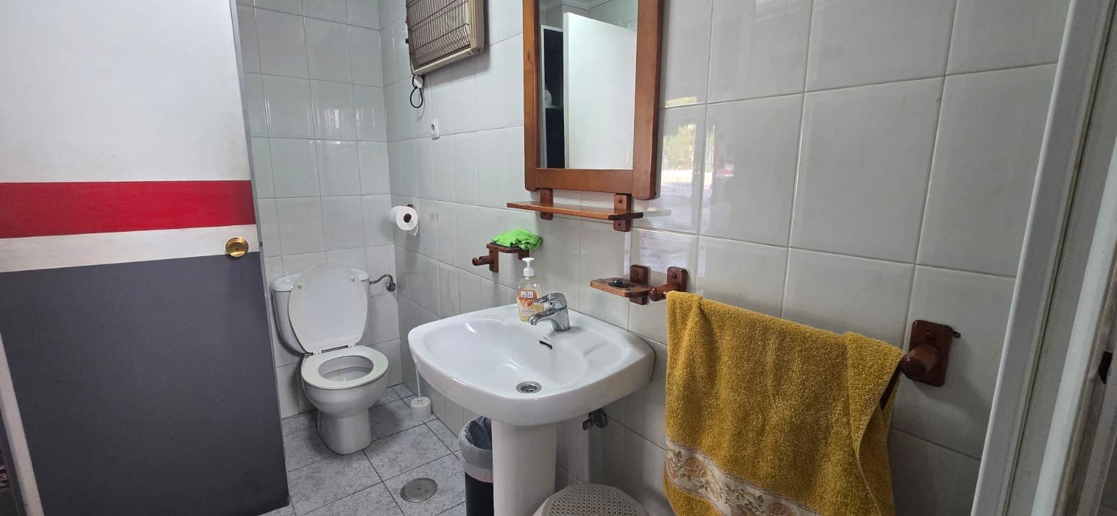 Local Comercial en Benidorm en venta - 230.000 € (Ref: 9928430)