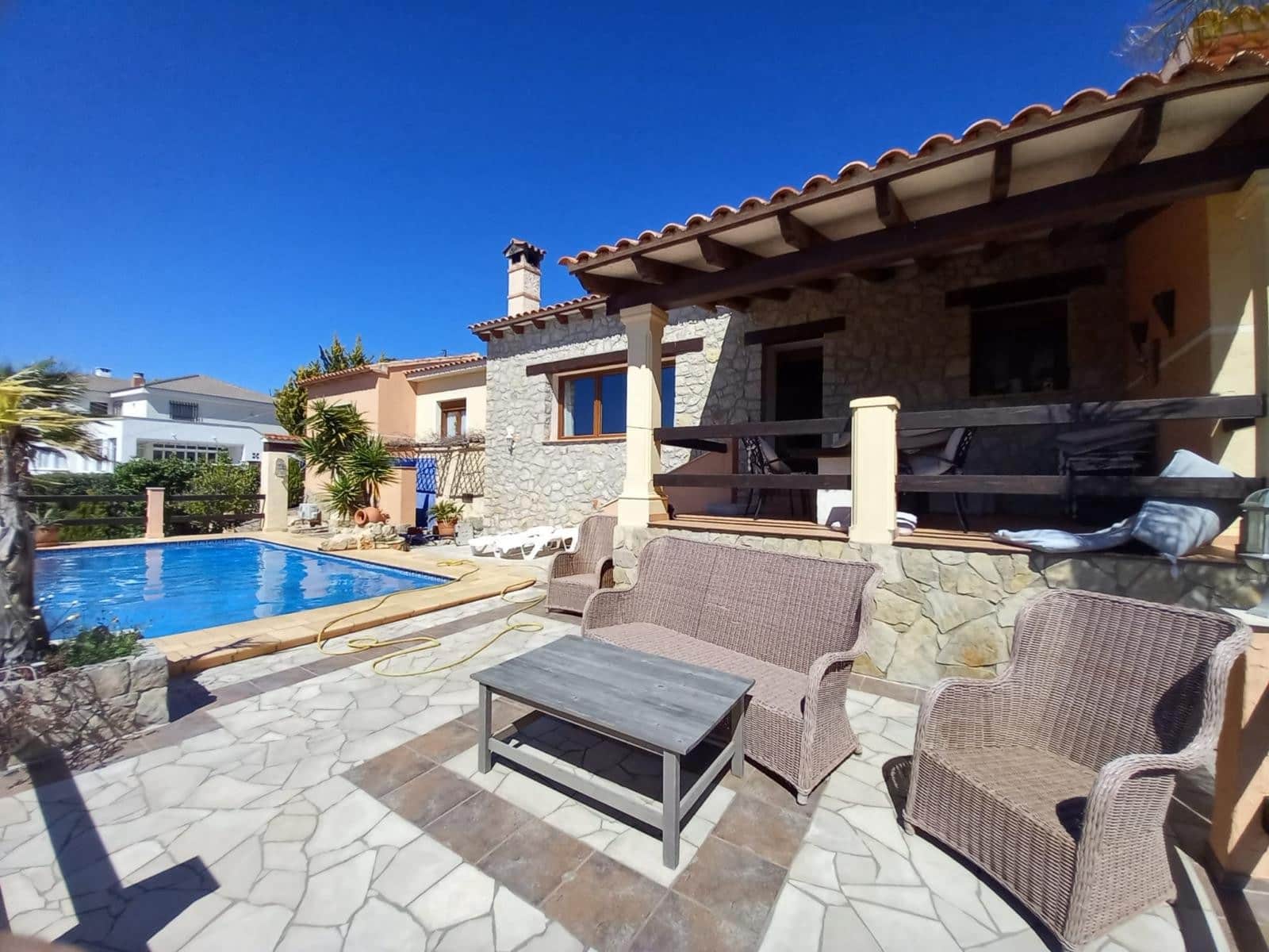 3 slaapkamer Villa te koop in Alfaz del Pi / L'Alfas del Pi met zwembad - € 1.300.000 (Ref: 9928435)