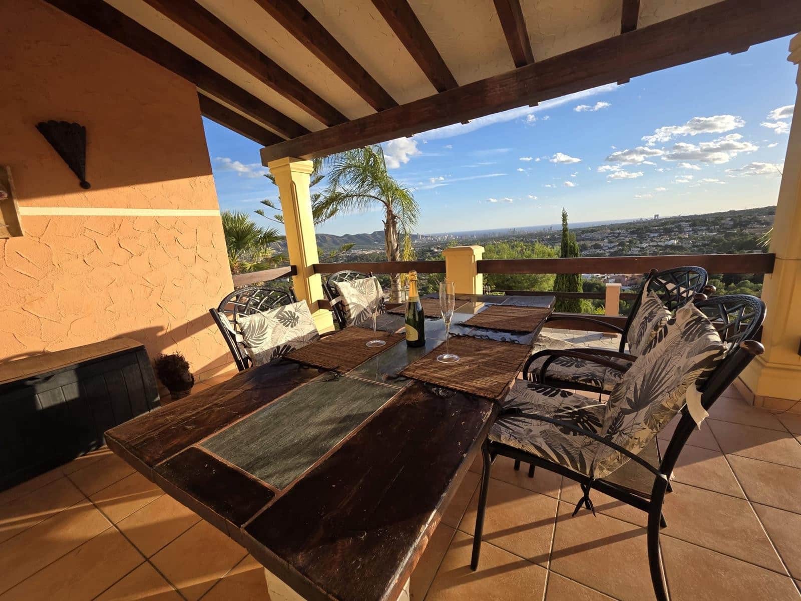 3 slaapkamer Villa te koop in Alfaz del Pi / L'Alfas del Pi met zwembad - € 1.300.000 (Ref: 9928435)