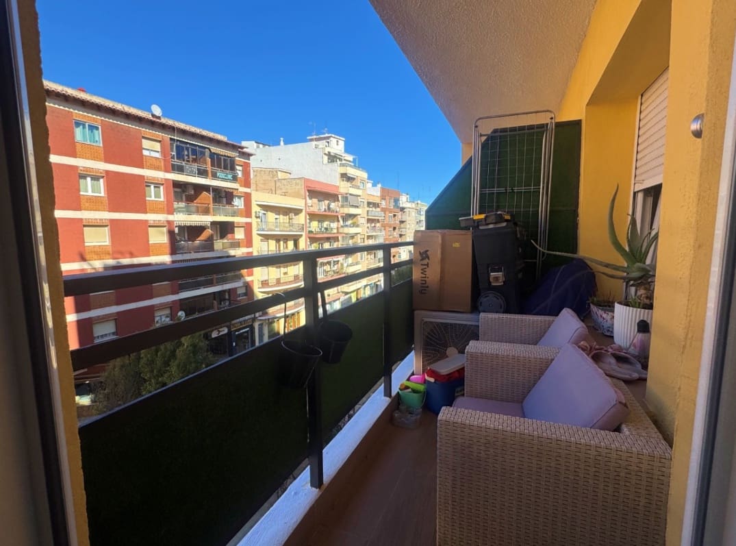 Apartamento de 3 habitaciones en Dénia en venta - 232.000 € (Ref: 9939231)