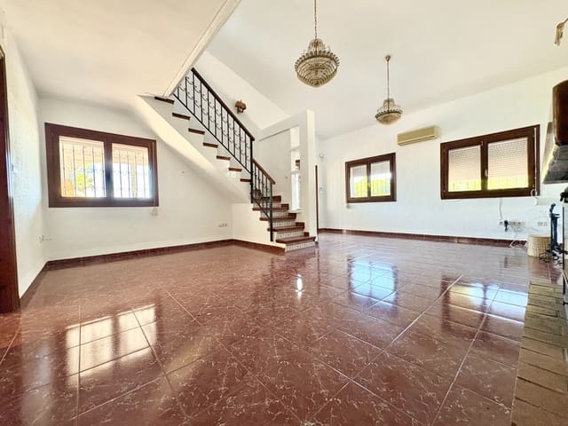 4 soverom Villa til salgs i El Montgó, Dénia med svømmebasseng - € 450 000 (Ref: 9939283)
