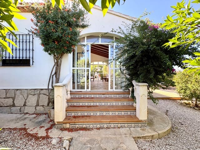 4 soverom Villa til salgs i El Montgó, Dénia med svømmebasseng - € 450 000 (Ref: 9939283)