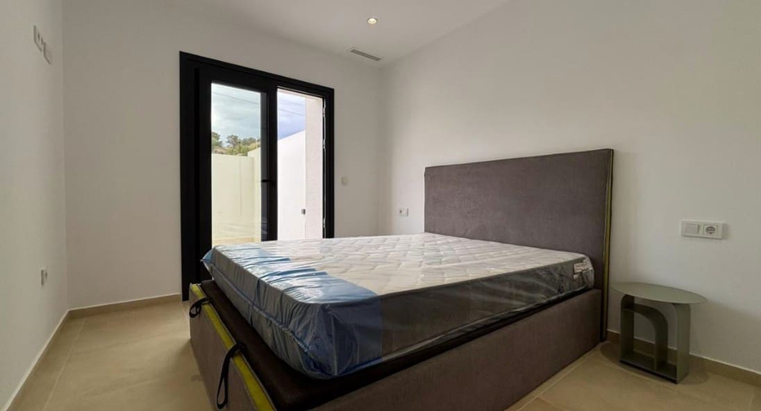3 quarto Moradia para arrendar em Finestrat com piscina garagem - 2 700 € (Ref: 9969119)