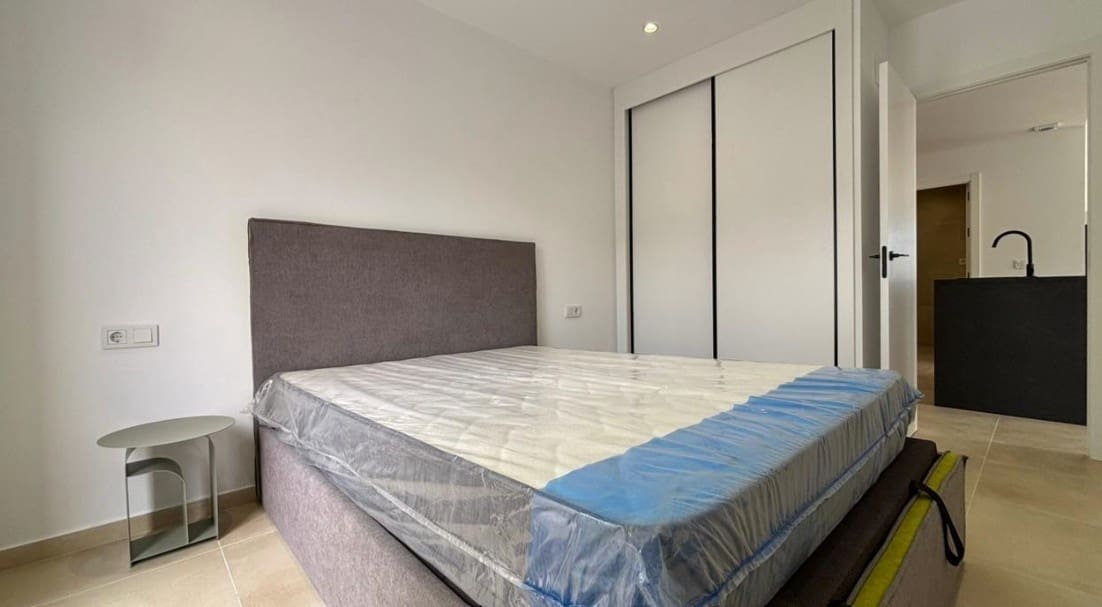 3 quarto Moradia para arrendar em Finestrat com piscina garagem - 2 700 € (Ref: 9969119)