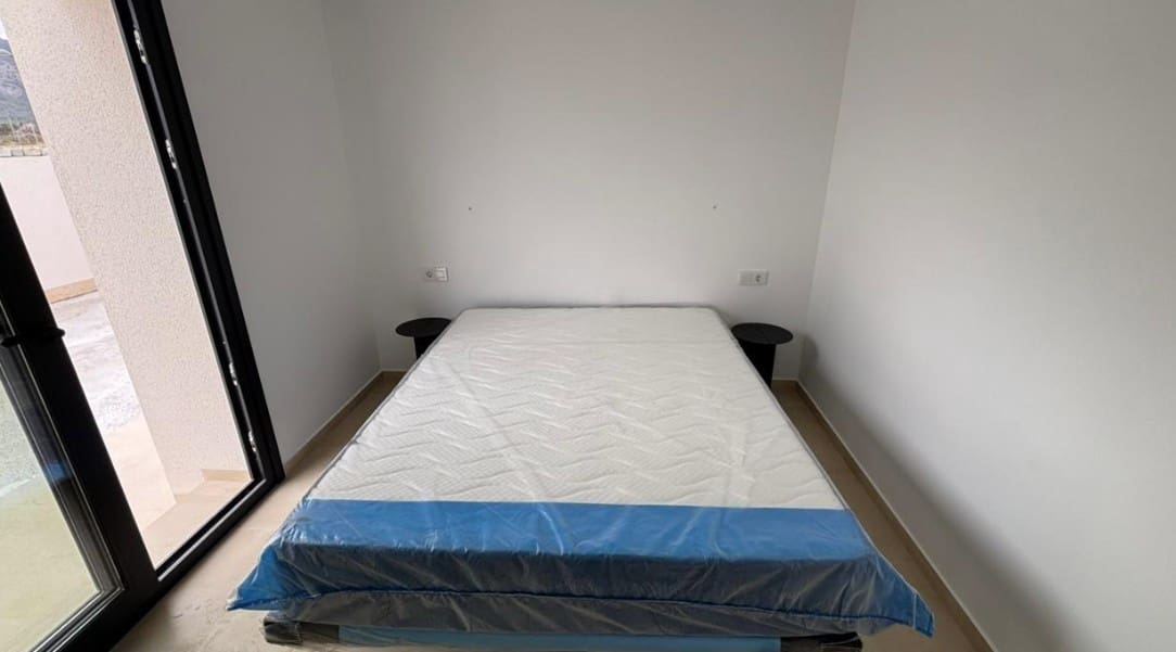 3 quarto Moradia para arrendar em Finestrat com piscina garagem - 2 700 € (Ref: 9969119)