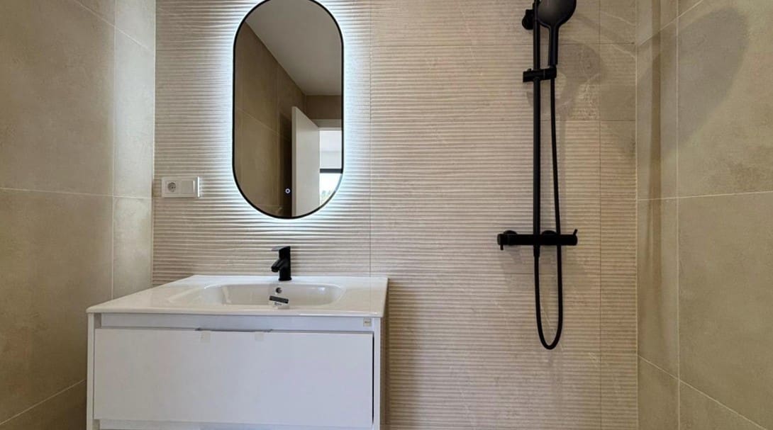 3 quarto Moradia para arrendar em Finestrat com piscina garagem - 2 700 € (Ref: 9969119)