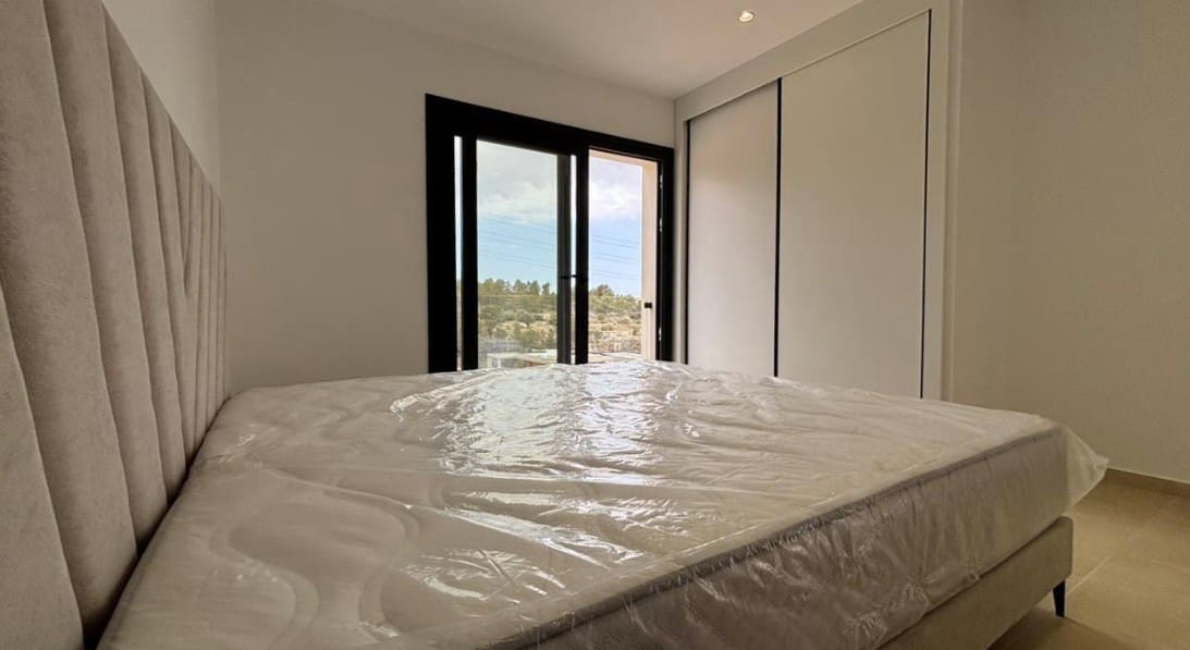3 quarto Moradia para arrendar em Finestrat com piscina garagem - 2 700 € (Ref: 9969119)