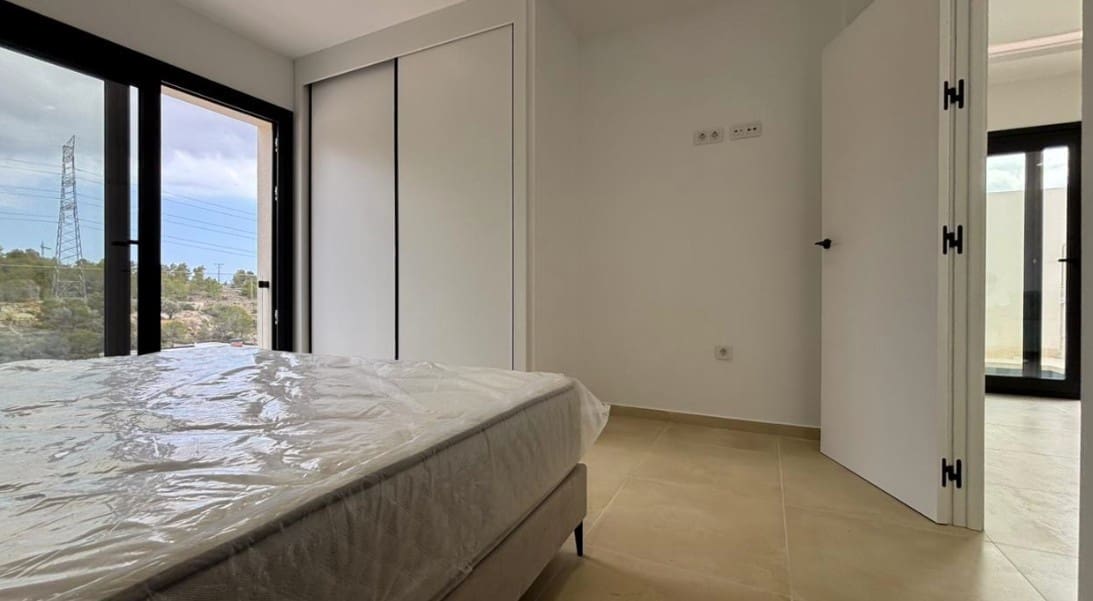 3 quarto Moradia para arrendar em Finestrat com piscina garagem - 2 700 € (Ref: 9969119)