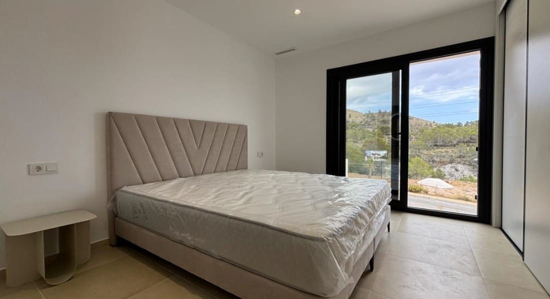 3 quarto Moradia para arrendar em Finestrat com piscina garagem - 2 700 € (Ref: 9969119)