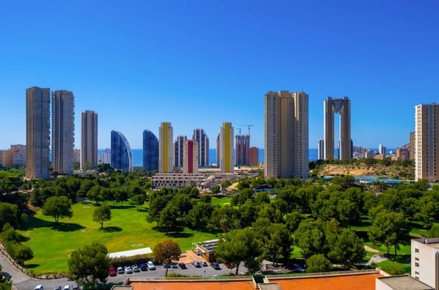 2 quarto Apartamento para arrendar em Via Parque, Benidorm com piscina garagem - 1 900 € (Ref: 9984076)